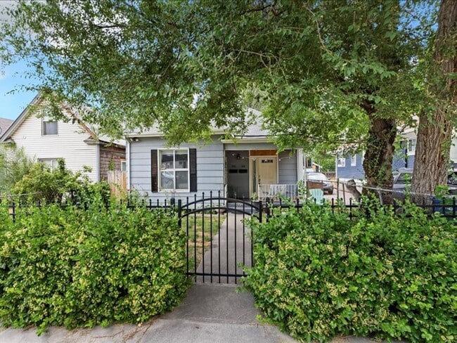 818 S 400 E in Salt Lake City, UT - Building Photo - Building Photo
