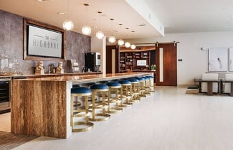 The Highbank in Houston, TX - Building Photo - Building Photo