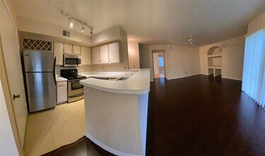 7360 Westpointe Blvd-Unit -111 in Orlando, FL - Building Photo - Building Photo