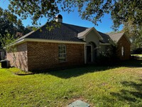 123 Olive Branch Dr in Youngsville, LA - Foto de edificio - Building Photo