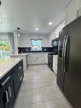 7481 Santa Monica Dr in Margate, FL - Building Photo - Building Photo