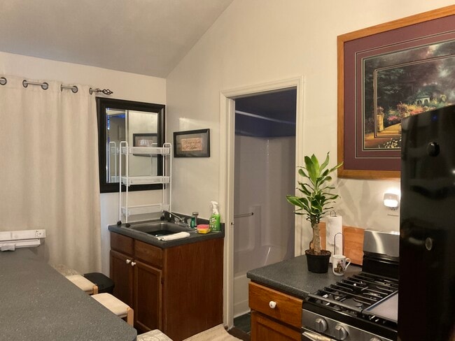 5921 Crepe Myrtle Ct in Raleigh, NC - Building Photo - Building Photo