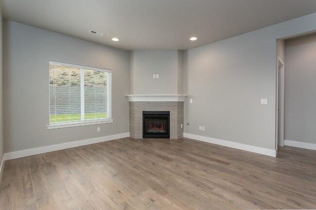 1094 Chinook Dr in Richland, WA - Foto de edificio - Building Photo