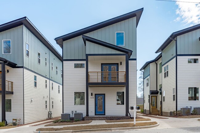 property at 1318 E Lenoir St