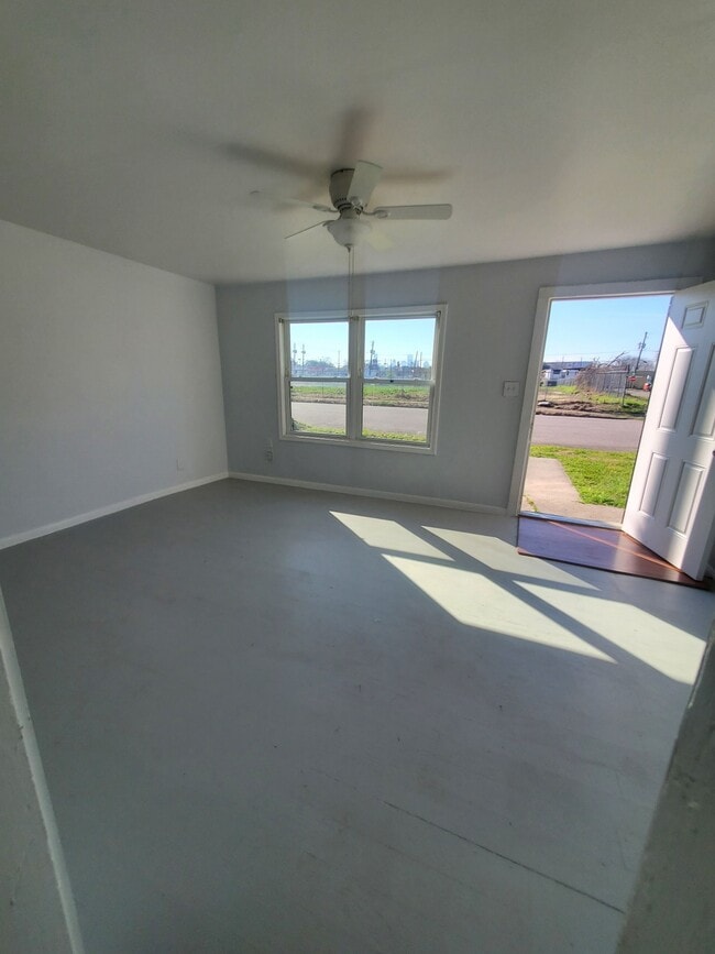 property at 814 Louise St