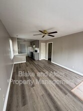 3246 SE 136th Ave in Portland, OR - Building Photo - Building Photo