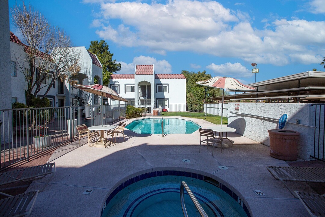 University Park in Tempe, AZ - Foto de edificio