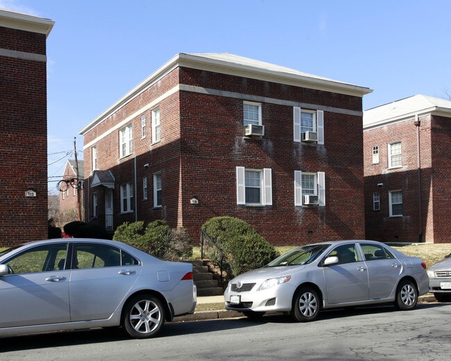 Kenmore Apartments in Arlington, VA - Building Photo - Building Photo