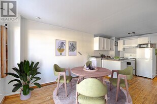 165 1/2 Olive Ave in Oshawa, ON - Building Photo