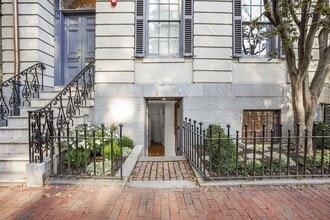 72 Beacon St in Boston, MA - Building Photo - Building Photo