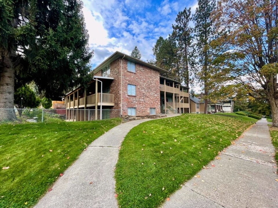 802 S Oak St in Spokane, WA - Building Photo