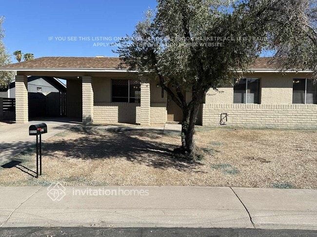 property at 1026 W Danbury Dr