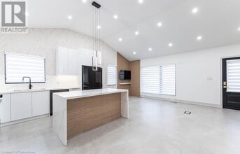 174 Roxborough Ave in Hamilton, ON - Building Photo - Building Photo