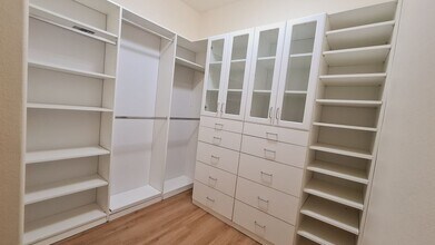 404 El Paseo in Lake Forest, CA - Building Photo - Building Photo