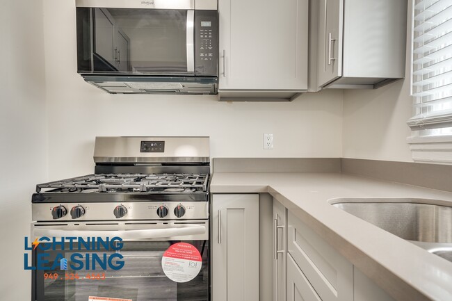 149 Normandie Ave in Los Angeles, CA - Building Photo - Building Photo