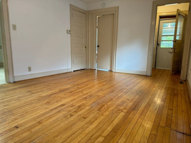 2541 Upham St in Madison, WI - Building Photo - Building Photo