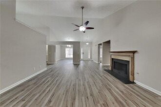 5415 Windcrest Ln in Suwanee, GA - Building Photo - Building Photo