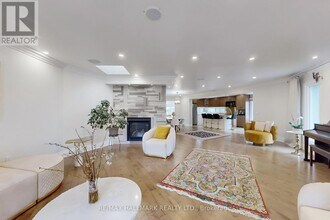 115 Lynwood Crescent in Nobleton, ON - Building Photo - Building Photo