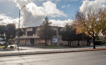 Vitalia Apartments in San Jose, CA - Foto de edificio - Building Photo