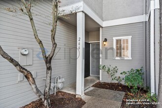 266 Birch Creek Dr in Pleasanton, CA - Building Photo - Building Photo