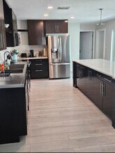 2649 Lake Dr in Riviera Beach, FL - Building Photo - Building Photo