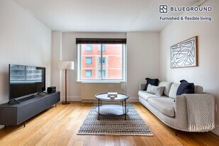 101 E 10th St in New York, NY - Building Photo