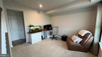 11 Sidney Ln in Stratford, NJ - Building Photo