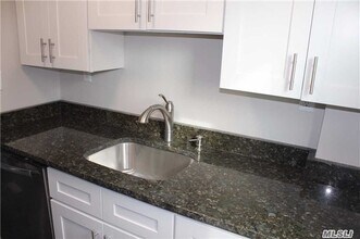 602 E Olive St-Unit -Upper in Long Beach, NY - Building Photo - Building Photo