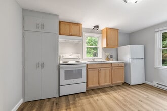 55 River Ln in Deep River, CT - Building Photo - Building Photo