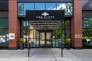 The Scott Residences in Chicago, IL - Building Photo