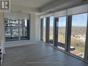 5 Quarrington Ln in Toronto, ON - Building Photo - Building Photo