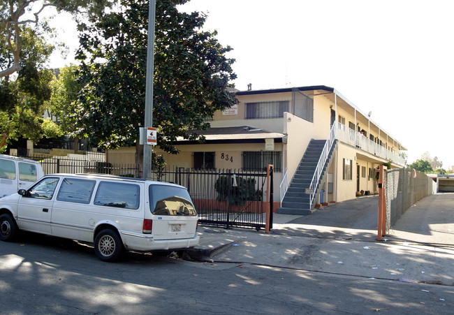 834 Victor Ave in Inglewood, CA - Building Photo - Building Photo