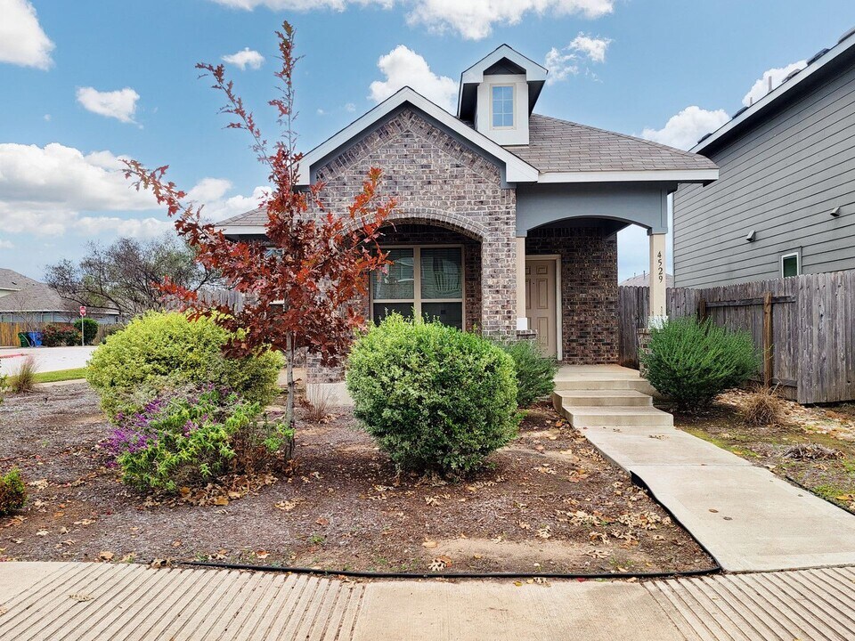 4529 Graceful Ln in Austin, TX - Building Photo