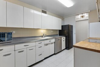 340 W Diversey Pkwy in Chicago, IL - Building Photo - Building Photo