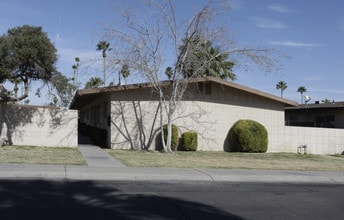 6634 E Avalon Dr in Scottsdale, AZ - Foto de edificio - Building Photo