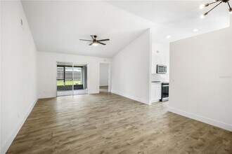 1814 Tarah Trace Dr in Brandon, FL - Building Photo - Building Photo