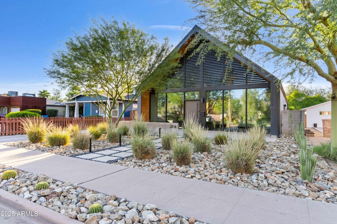 2214 N Dayton St in Phoenix, AZ - Building Photo