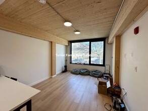 11 E Lenox St, Unit 205 in Boston, MA - Building Photo - Building Photo