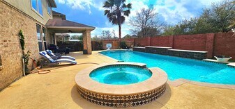 6027 Turner Shadow Ln in Sugar Land, TX - Building Photo