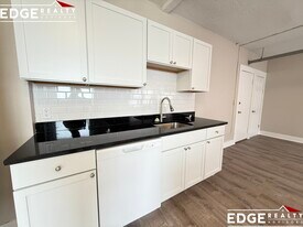 1709 Commonwealth Ave, Unit 3 in Boston, MA - Building Photo