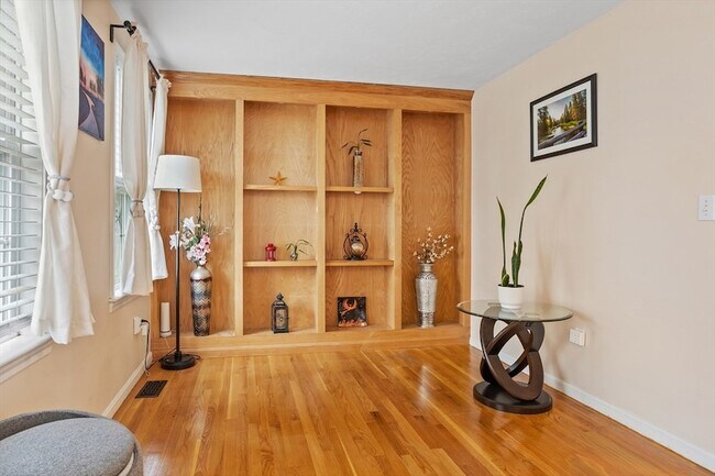 24 Loring Avenue in Boxborough, MA - Building Photo - Building Photo