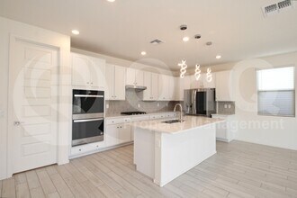 3037 W la Mirada Dr in Phoenix, AZ - Building Photo - Building Photo