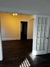 111 N Winnetka Ave, Unit 1 in Dallas, TX - Foto de edificio - Building Photo