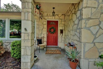 3407 Hollywood Ave in Austin, TX - Foto de edificio - Building Photo