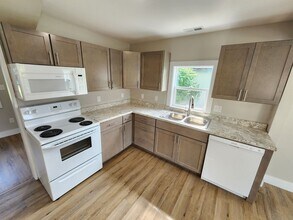 1912 N Rock Island Ave in Springfield, MO - Building Photo - Building Photo