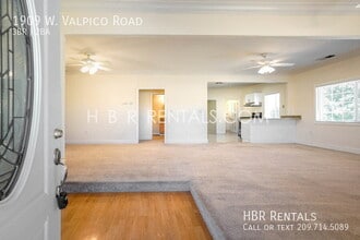 1909 Valpico Rd in Tracy, CA - Foto de edificio - Building Photo