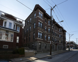 Walnut Court Apartments in Philadelphia, PA - Foto de edificio - Building Photo