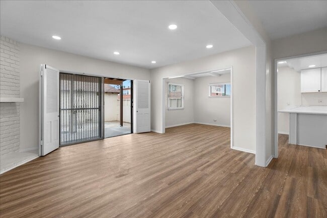 7230 Madora Ave in Los Angeles, CA - Building Photo - Building Photo
