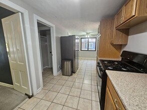 302 Wilson Ave in Kent, OH - Foto de edificio - Building Photo