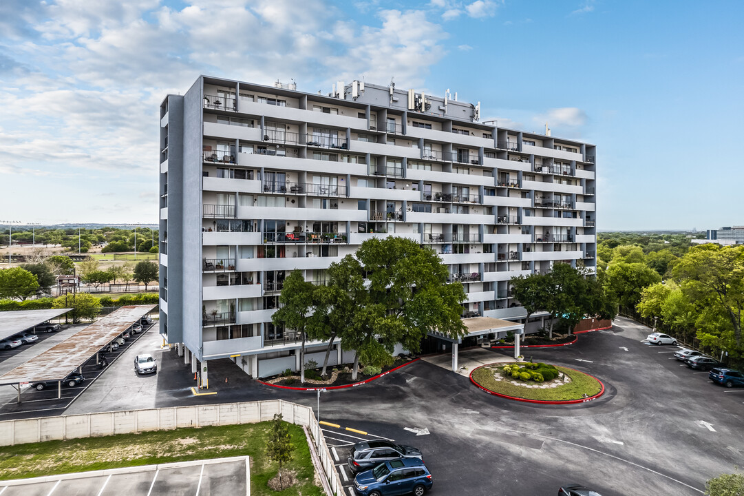 Northview Tower in San Antonio, TX - Building Photo